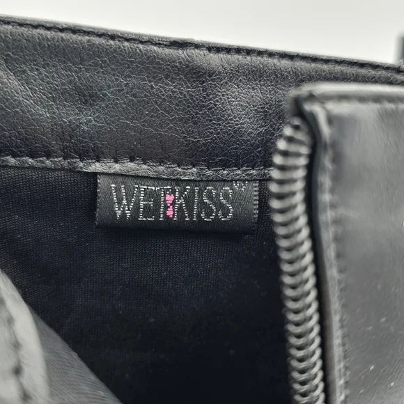 Like-new WetKiss Black Patent Block Heel Round Toe Ankle Booties, Women's Size 6 - Picture 7 of 16